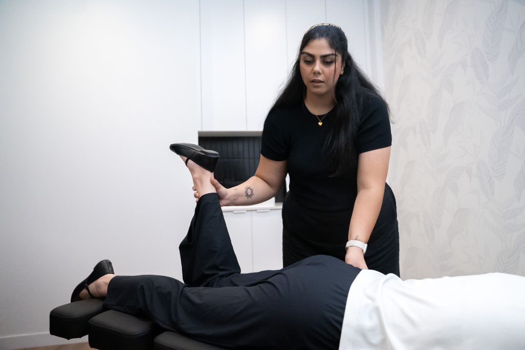 Chiropractic Mobility & Movement Assessment – Radiant Chiropractic Canterbury - Radiant Chiropractic Canterbury Chiropractic lower-body mobility assessment and treatment at a clinic in Canterbury